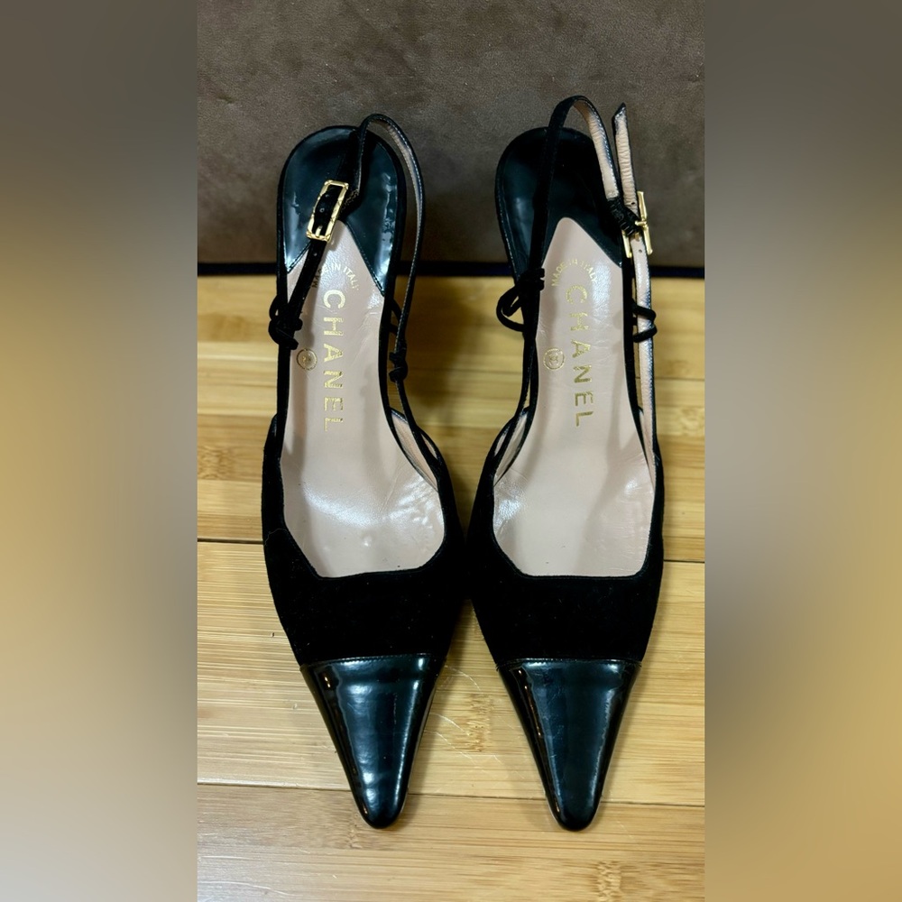 Authentic CHANEL sling-backs in suede and patent leather